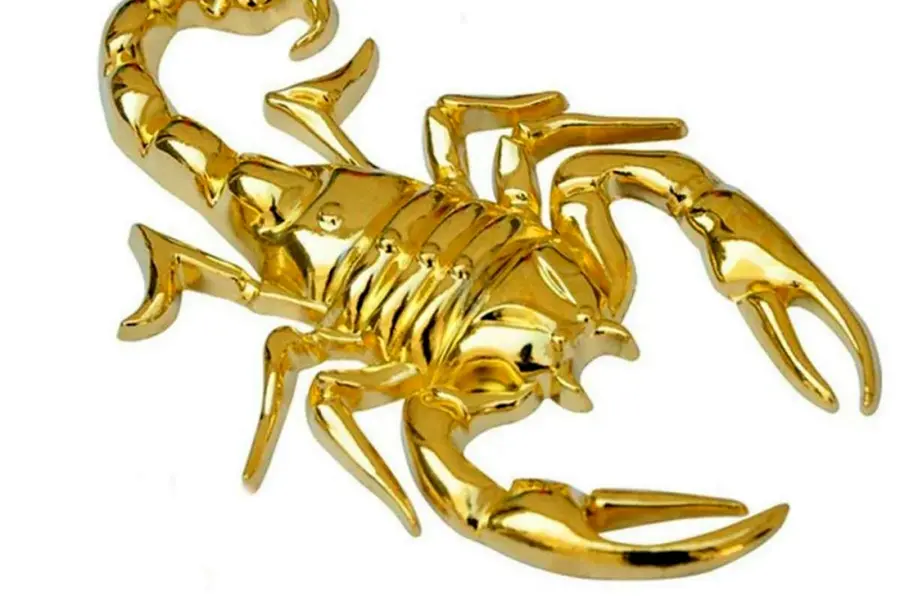 Скорпион золото