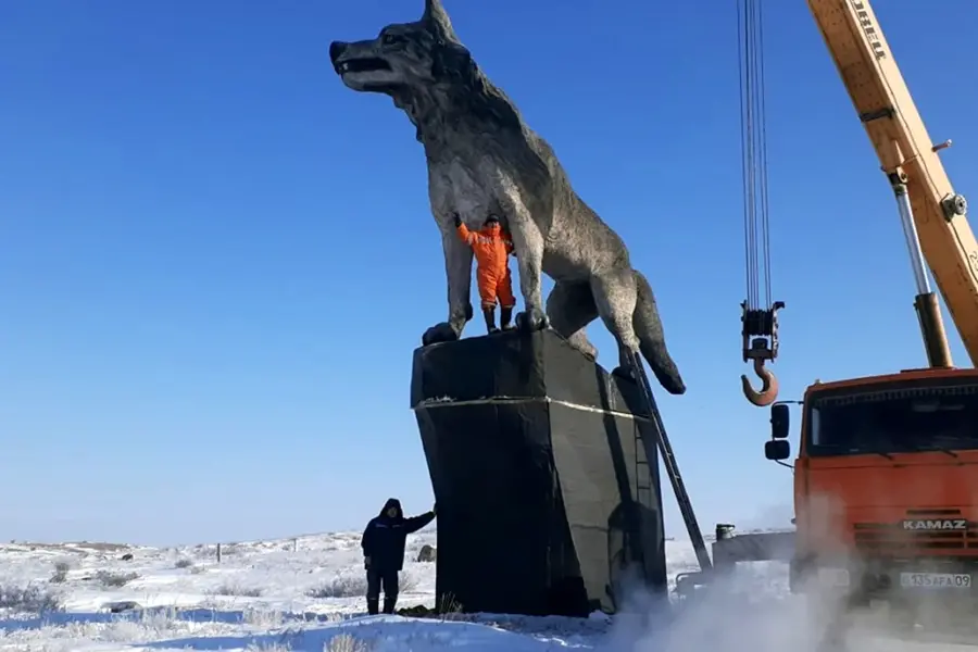 В Казахстане установили самую большую в мире статуя волка
